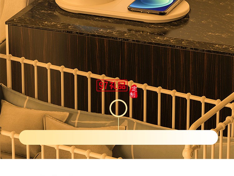 手機(jī)無線充臺(tái)燈