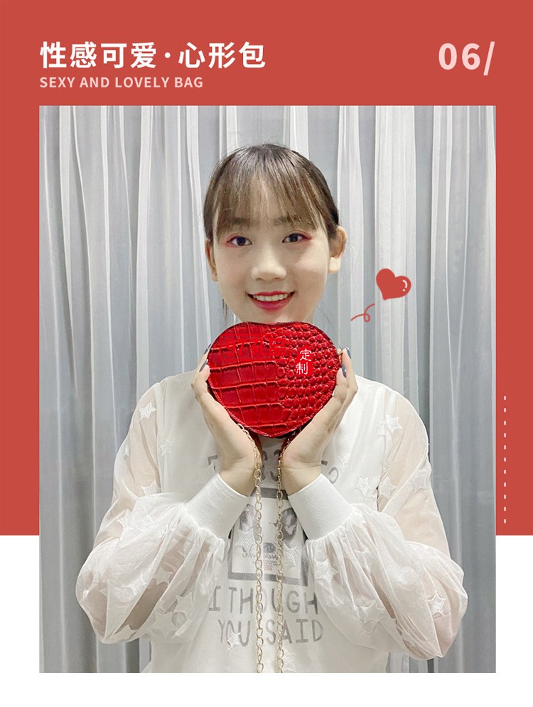 新款鱷魚(yú)紋心形鏈條斜挎口紅包迷你果凍色小包外貿(mào)禮品包