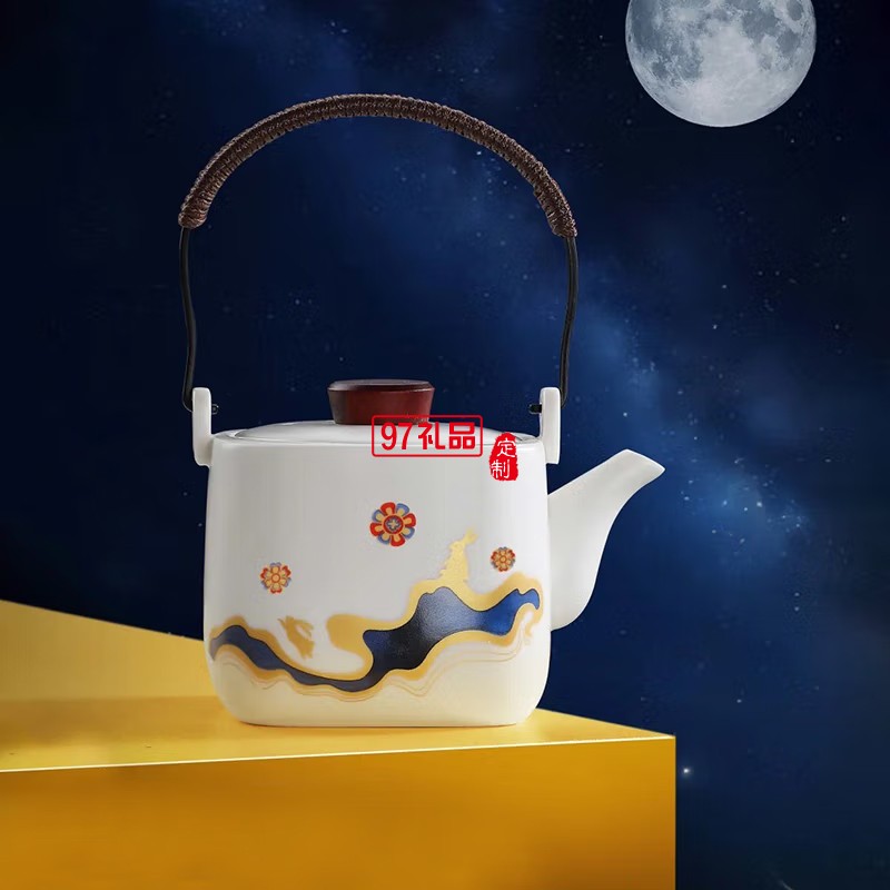 萬(wàn)春和攬·月