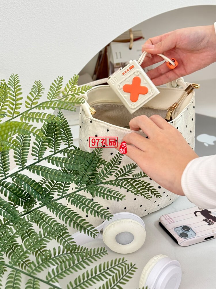 幻響超級(jí)快充移動(dòng)電源小X ADAPTIVE QUICK CHARGIN